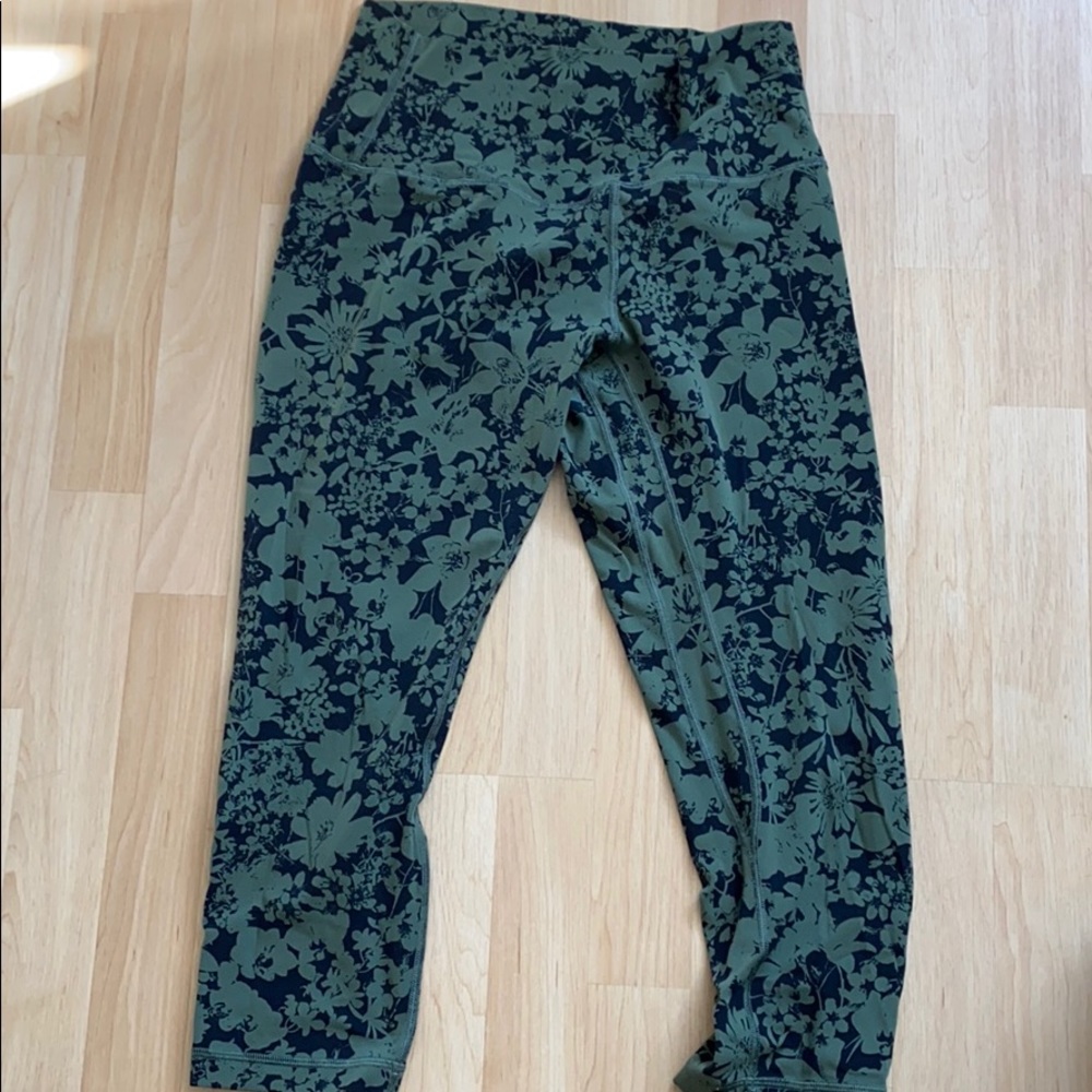Lululemon 23” size 8 align leggings